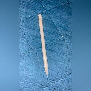 White Meko stylus pen for iPad.